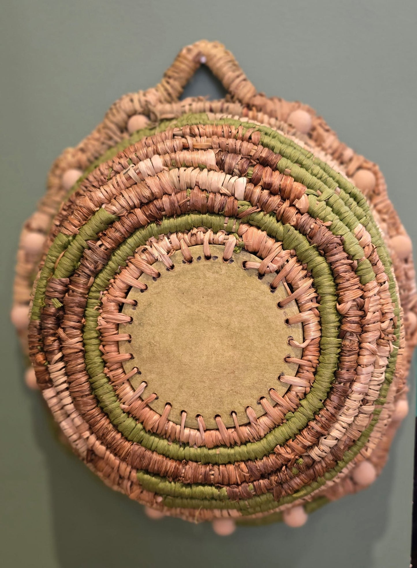 Corbeille en vannerie spiralée