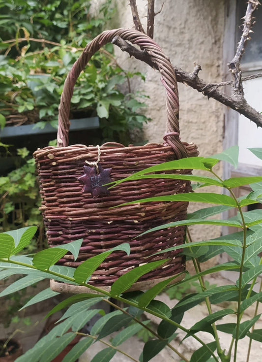 Petit panier à fraises en cornouiller sanguin